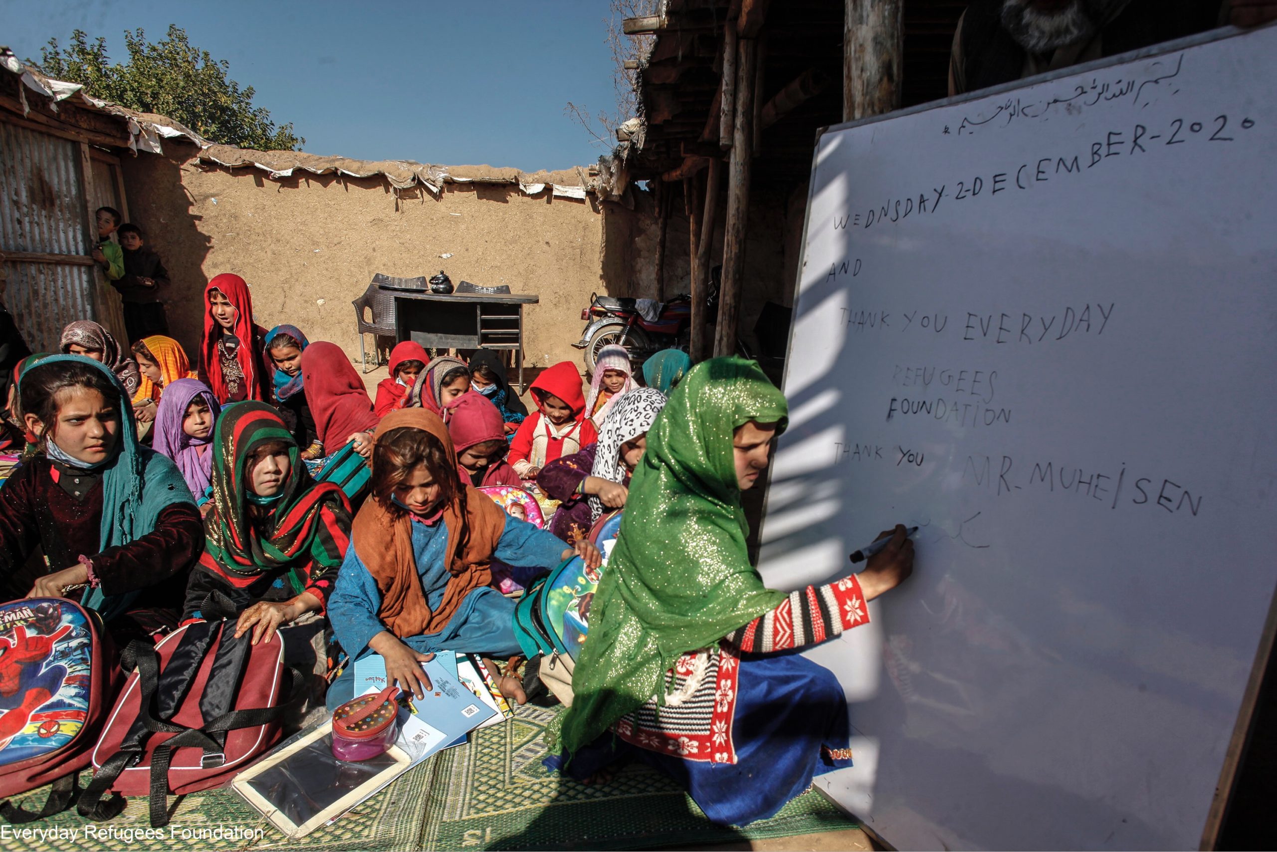 Afghan refugee girls 